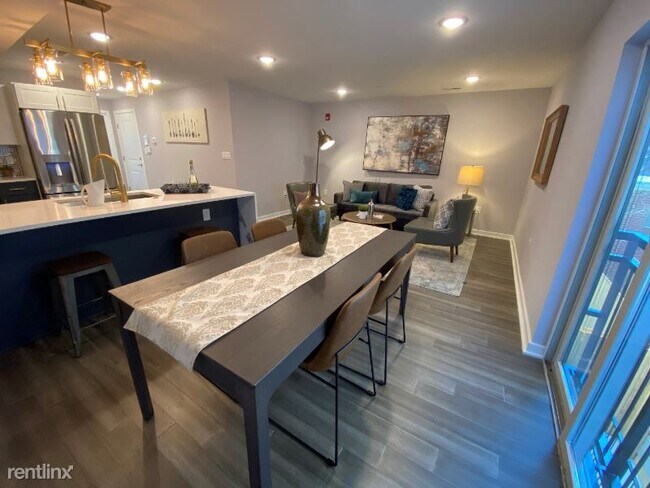 Building Photo - 3 br, 3 bath Townhome - 2006 Brown St