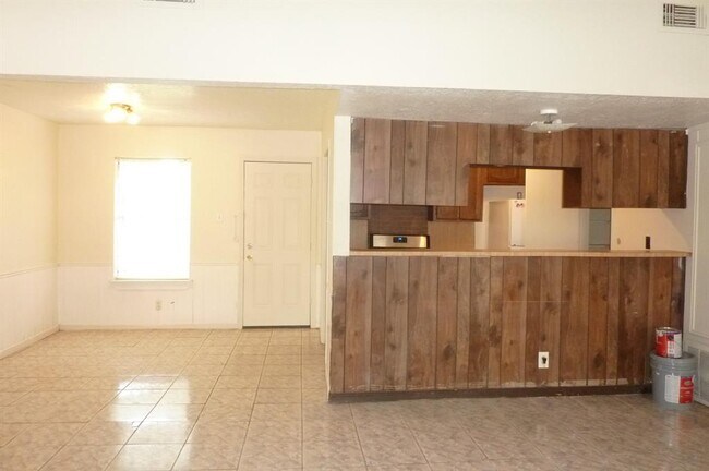 Building Photo - 8916 Carousel Ln