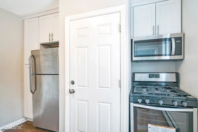 Building Photo - 2 br, 1 bath House - 177 Weequahic Ave Unit 3