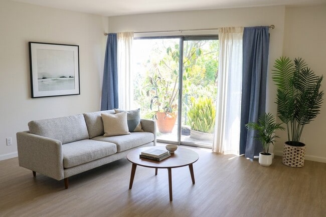 Foto del edificio - 2849 Waverly Dr