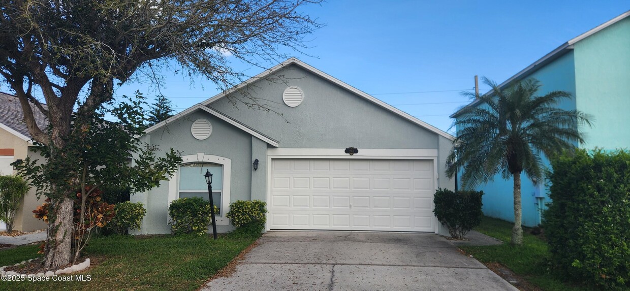 Primary Photo - 2165 Redwood Cir