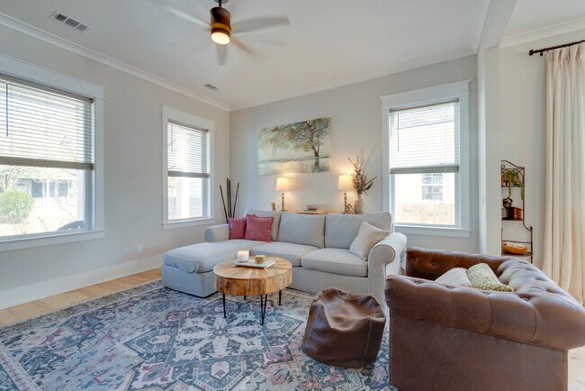 Foto del edificio - 615 E 33rd St