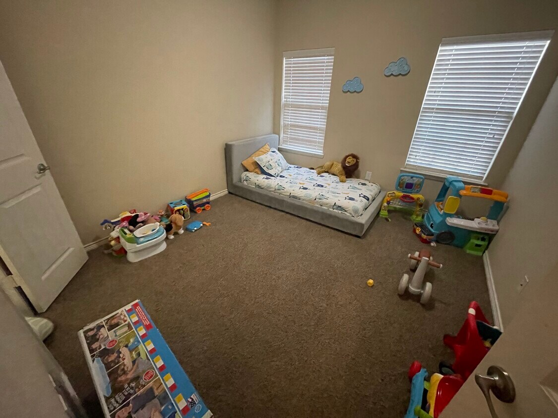 Foto principal - 1802 Sanderlain Ln