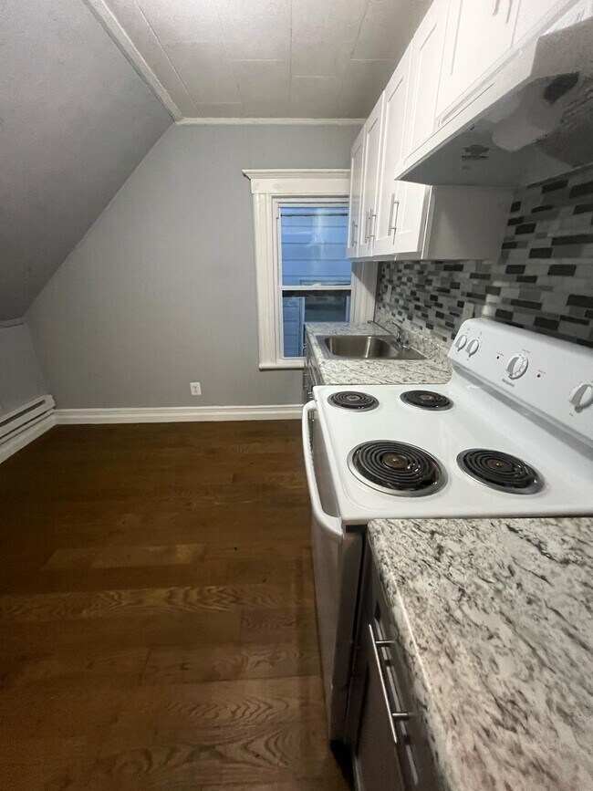 Unit 3 - 36 Tremont St