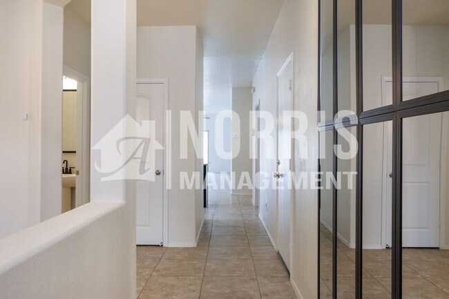 Building Photo - Beautiful Home in Mission Royale