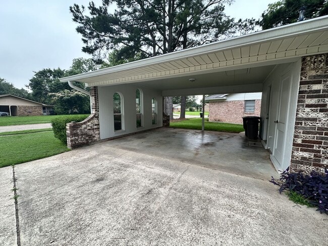 Building Photo - SOUTH BOSSIER NEAR BAFB-PARKWAY SCHOOL DISTRICT