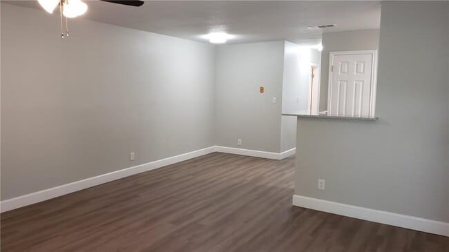Building Photo - 371 Fantail Loop