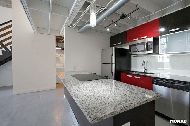 Building Photo - 650 Glen Iris Dr NE