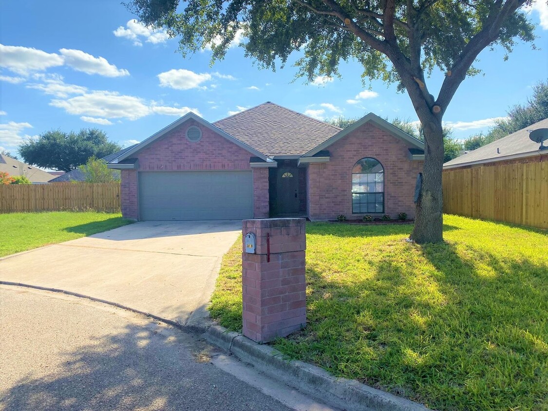 Primary Photo - 3Bed/2Bath Home for rent Mcallen TX ( 4 mi...