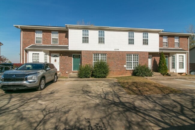 Building Photo - 1244 Parkway Pl