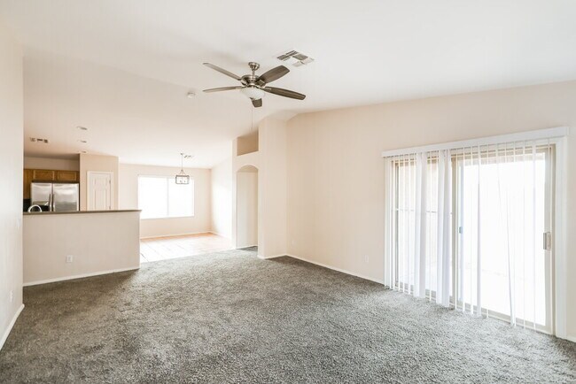 Foto del edificio - 422 W Tara Danette Dr