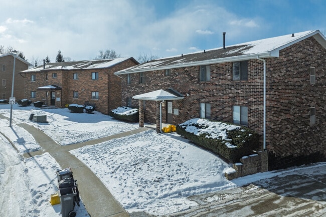 Building Photo - 850 Hawkeye Dr