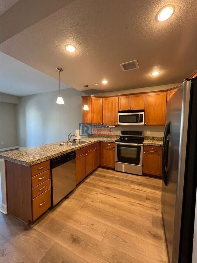 Foto del edificio - 2200 S University Blvd