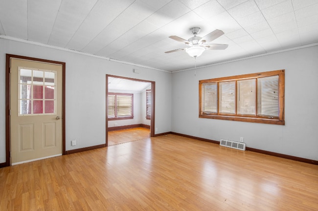Building Photo - 826 Doty St