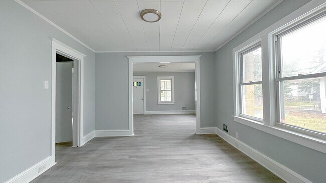 Building Photo - 30 Mercer Ave