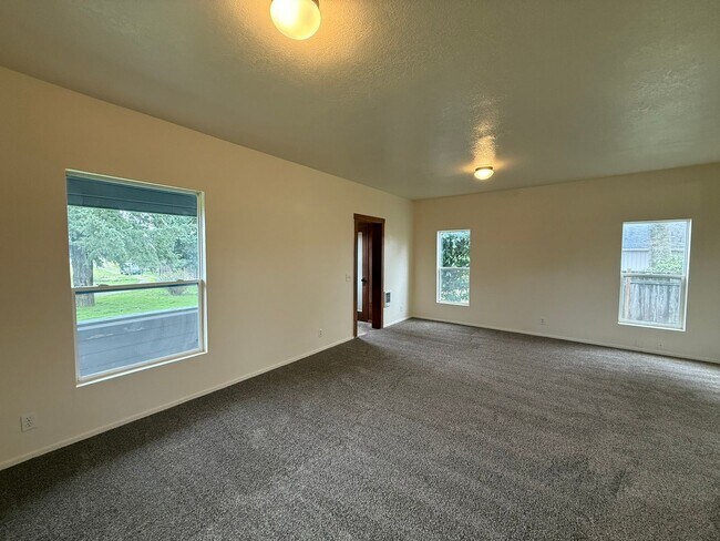 Foto del edificio - Updated Farm House