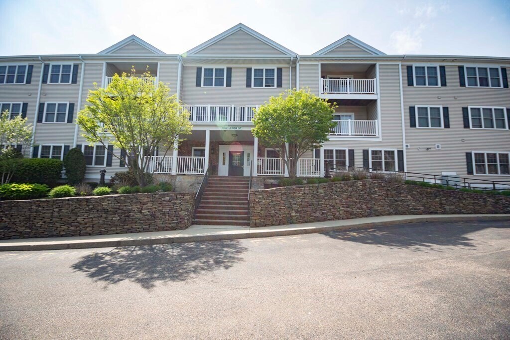 1 Lenox St Unit 102, Norwood, MA 02062 Condo for Rent in Norwood, MA