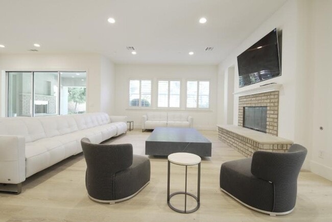 Foto del edificio - 4961 Ashville Dr
