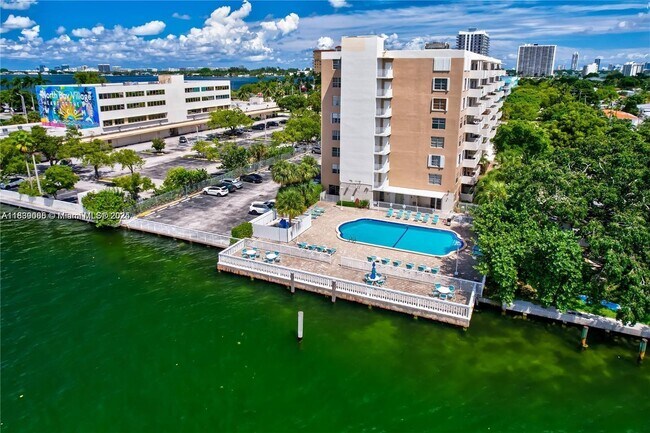 Foto del edificio - 1455 N Treasure Dr