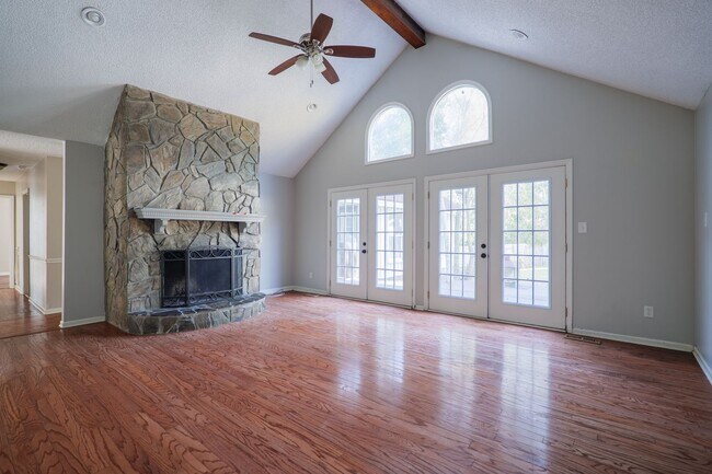 Building Photo - 4538 Golden Oaks Dr