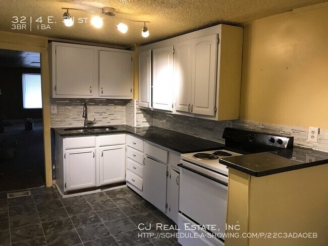 Foto del edificio - 3214 E 31st St