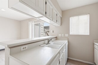 Building Photo - 2120 Wilcrest Dr