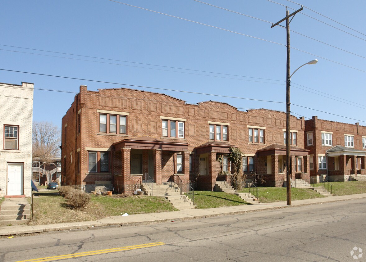 Building Photo - 374-382 E 11th Ave