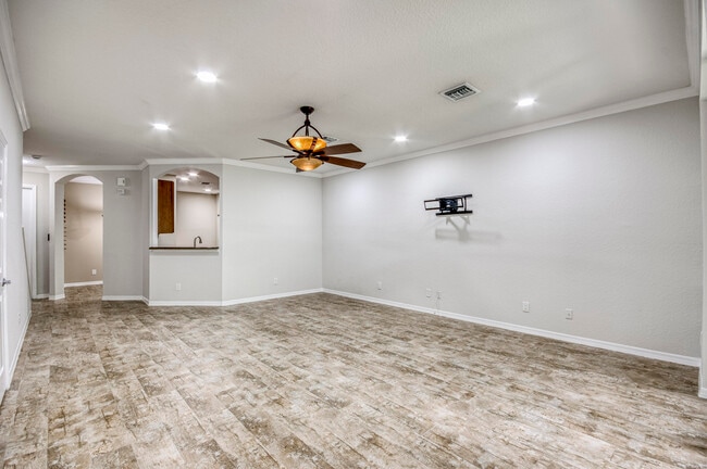 Building Photo - 4871 Bonsai Cir