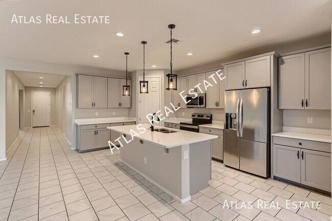 Building Photo - Like New 4 Bedroom 2 Bathroom Home in Gree...