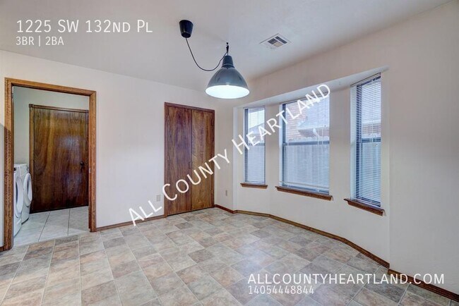 Building Photo - 1225 SW 132nd Pl