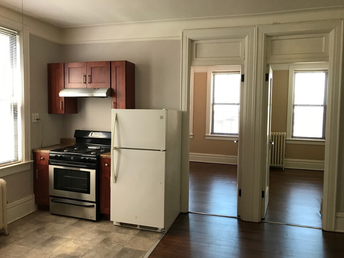 Foto principal - 34-44 30th St
