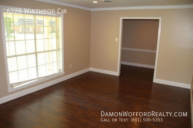 Building Photo - 6228 Winthrop Cir - 4 beds, 2 full  and 1 ...