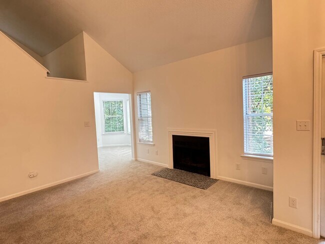 Foto del edificio - T.R. Lawing Realty Property
