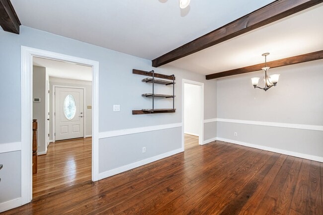 Building Photo - Generously Sized Midlothian Home Move In R...