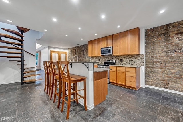 Building Photo - 869 N La Salle Dr