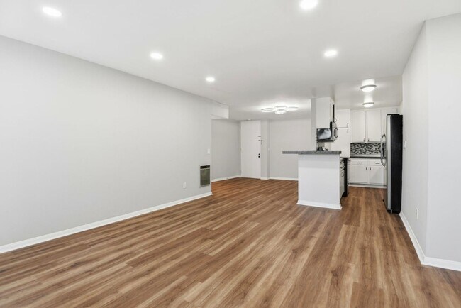 Foto del edificio - 6542 Ocean Crest Dr