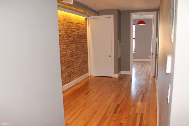 Foto del edificio - 2 br, 1 bath Apartment - 2076 Dean St