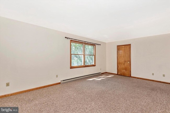 Building Photo - 13841 Weaver Ave