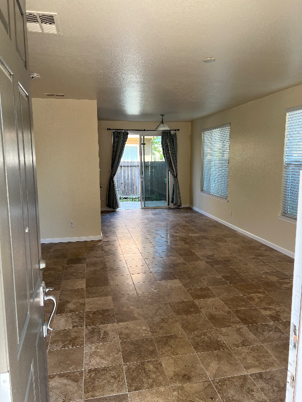 Building Photo - 9405 Clemente Dr