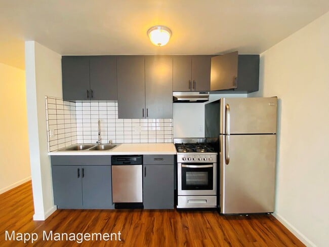 Building Photo - 125 S Ave 53
