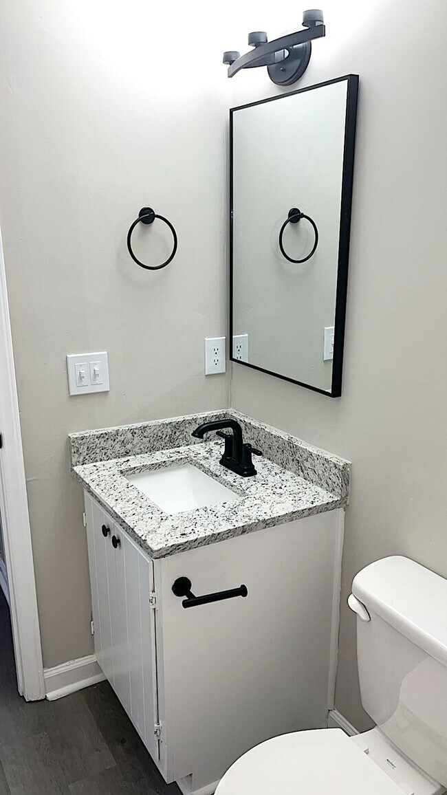 Foto del edificio - **ZERO DEPOSIT NEEDED, RENT TODAY!**