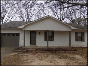 Building Photo - 35 Point W Cir