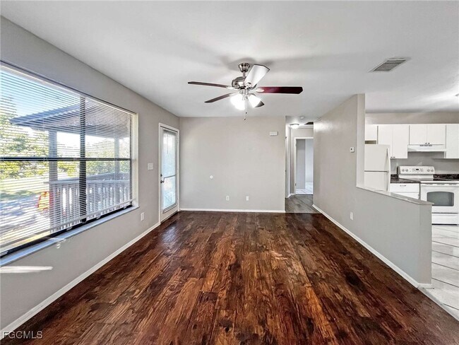 Building Photo - 8350 Wren Rd