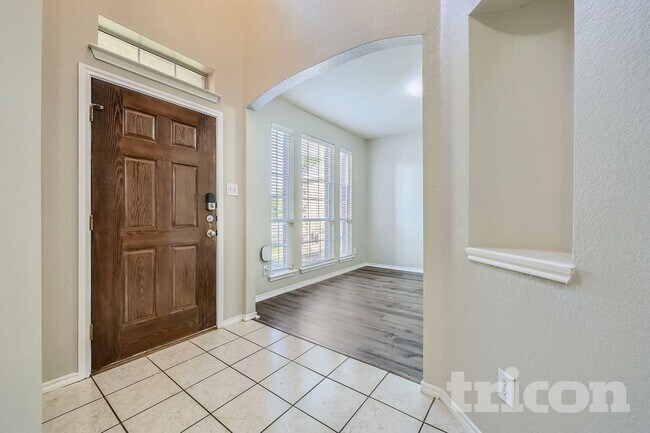 Foto del edificio - 9705 Gallatin Ln