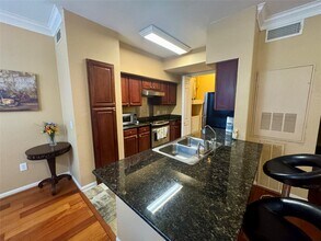 Building Photo - 7575 Kirby Dr