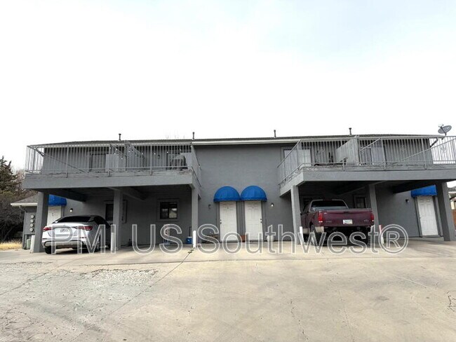 Foto del edificio - 9560 E Lakeshore Dr