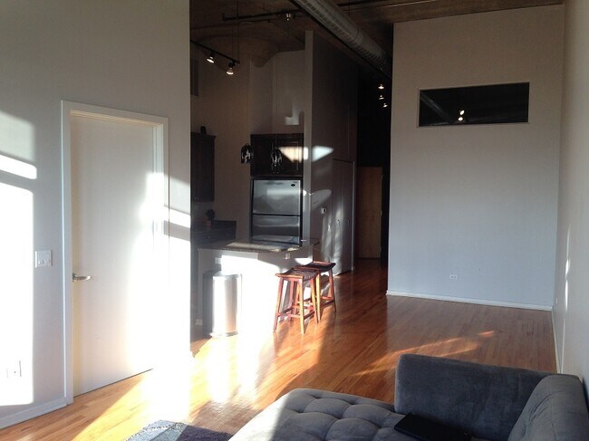 Foto del edificio - 900 N Kingsbury St