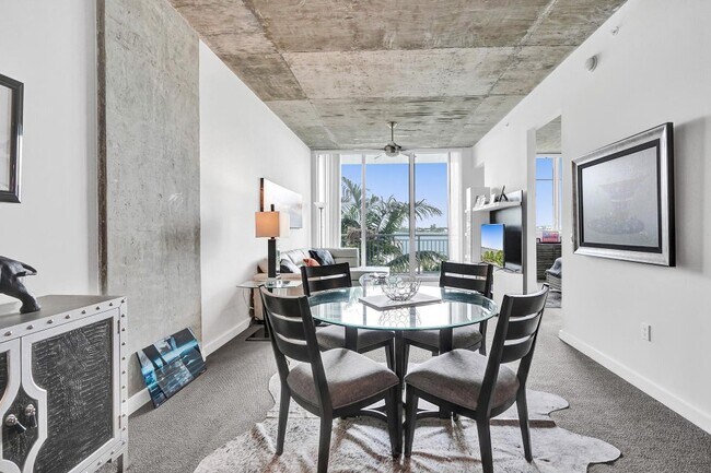 Photo - 300 S Australian Ave Apartment