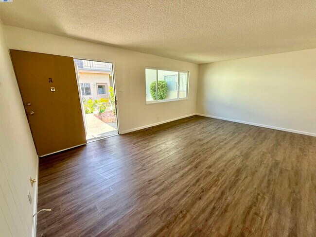 Building Photo - 809 Coburn Ct