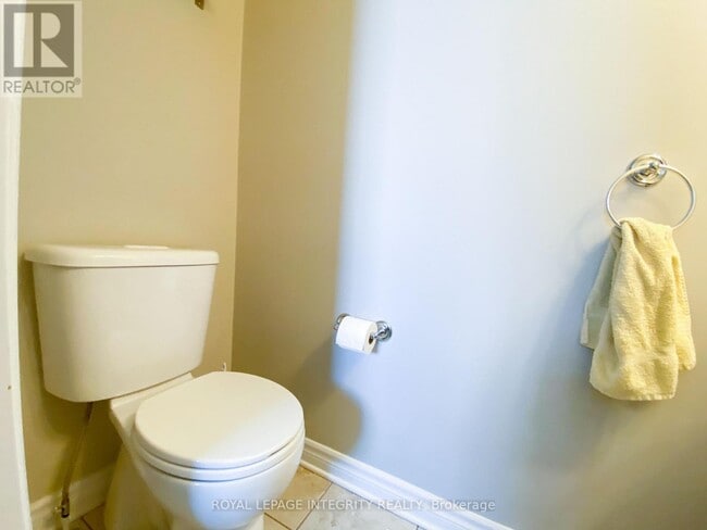 Building Photo - 206 Halyard Way